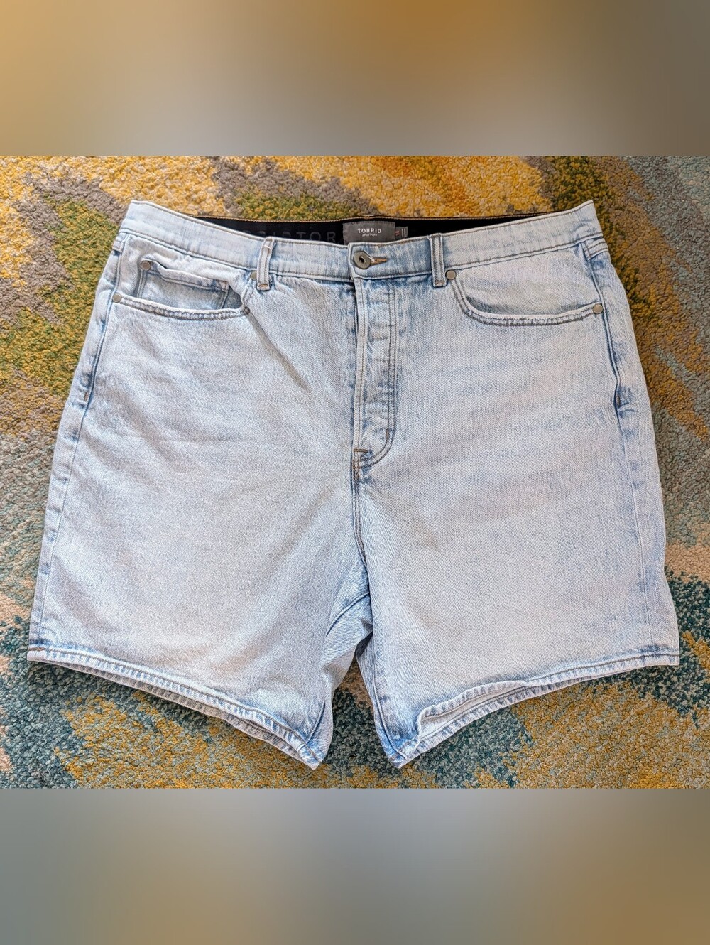 Torrid Light Wash Denim Women’s Shorts